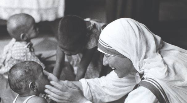 Mother Teresa Biography in marathi